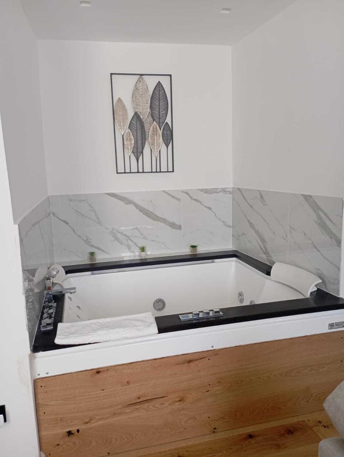 President Plaza Vip Suite Spa By Babylon Stay Naples Exterior photo